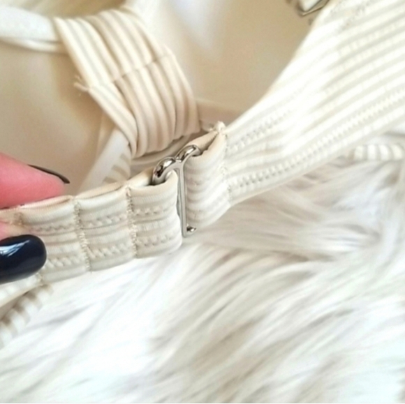 H&M Bikini Top - Picture 5 of 6